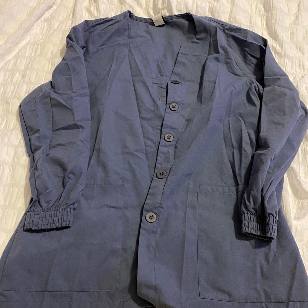 Greys anatomy scrub jacket small in grey.